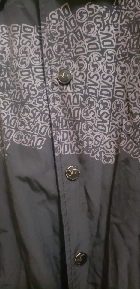 DVS Shoe Company Black Windbreaker Size Large - Image 3 of 4