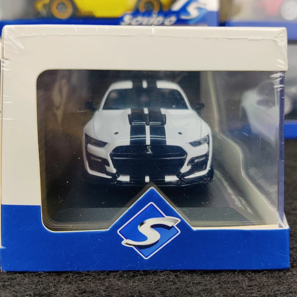 AUTO SOLIDA FORD SHELBY MUSTANG GT500 BIANCO/NERO 1:43 NUOVA SCATOLA S4311503 - Immagine 4 di 4