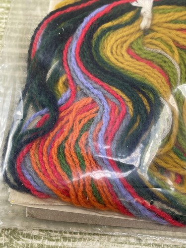 Vogart Crafts Iron On Embroidery Transfer Kit Yarn Snake Butterfly USA Vintage - Picture 16 of 20