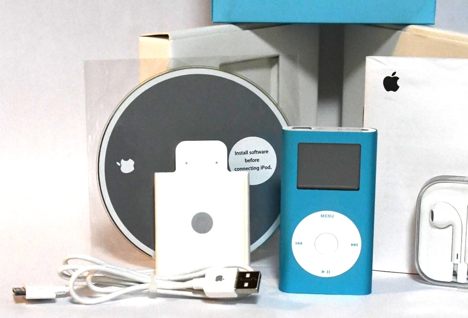 Apple iPod Mini 2nd Gen M9803LL/A Blue 6GB Complete w/ Original Box - Image 2 of 4