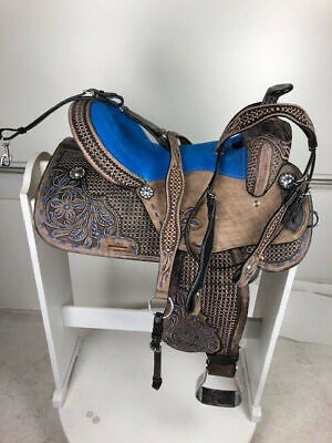 Selle cheval course tonneau western tendance équestre cuir usiné sculpté 12-18 places