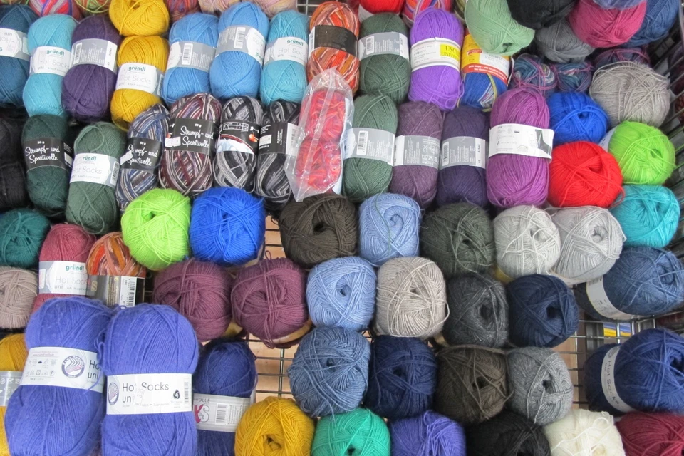 1000g verschiedene Farben Sockenwolle Gründl Sets Paket 4 fach Wolle 1 kg top - Bild 2 von 2