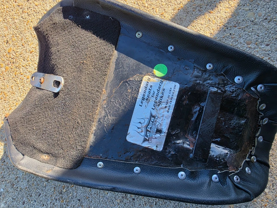 Asiento individual Black Diamond Stitch La Pera para Harley Sportster Foto 2 de 4