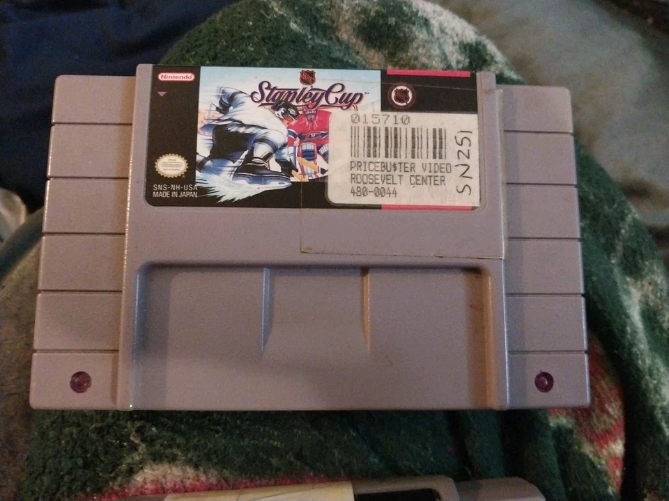 LOTE DE 2 CARTUCHOS DE VIDEOJUEGOS SNES Lethal Weapon Stanley Cup NHL Super Nintendo  Foto 2 de 4