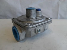 Maxitrol Gas Regulator RV48LS 1/2 PSIG Po 3"-6"