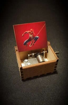 Spiderman Song Spieluhr aus Holz   personalisierbar