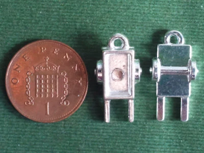 Dijes de carretilla de 5 ruedas - plata brillante 3D - herramienta de jardinería