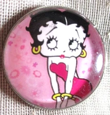 GLASS DOME PICT BUTTON - BETTY BOOP SERIES - BETTY BOOP IN HOT PINK DRESS 1 INCH