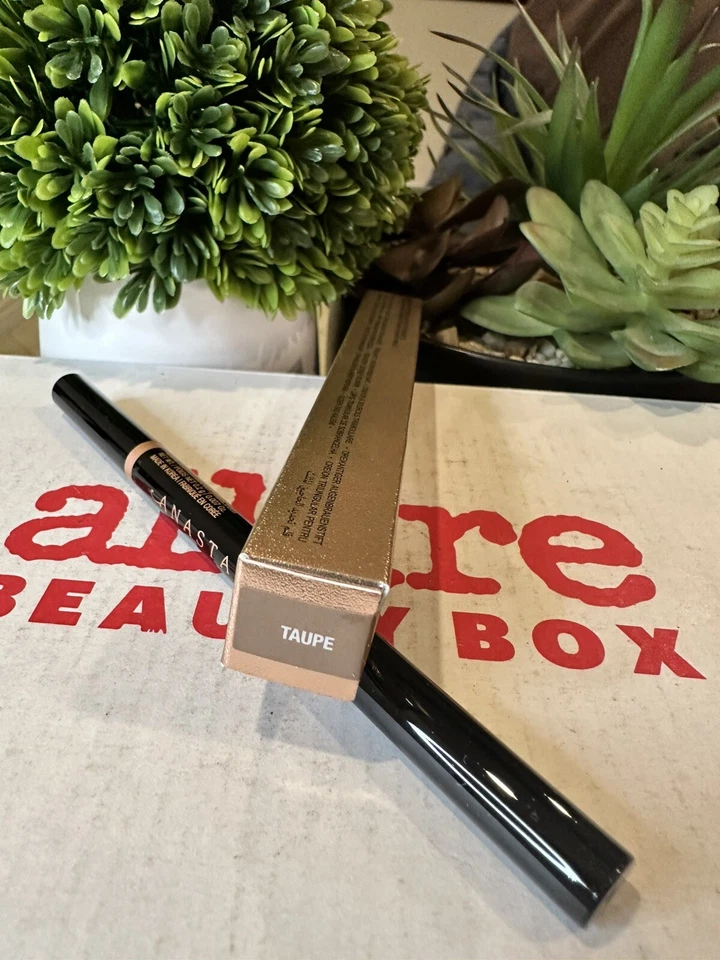 Lápiz de cejas triangular Anastasia Brow Definer. Taupe. 0,007 oz/0,2 g nuevo con caja Foto 3 de 3