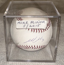 Mike Minor Hand Signed Atlanta Braves Rawlings Baseball w/ COA & Display Case