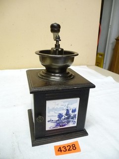 4328. gebr. Kaffeemühle Mühle Handkaffeemühle