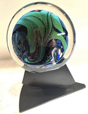 De colección Firmado Rollin Karg Escultura Dicroica Arte Abstracto Vidrio Pisapapeles y Soporte