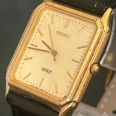 Working Seiko Spirit wristwatch 5E31 5B60 Quartz Square
