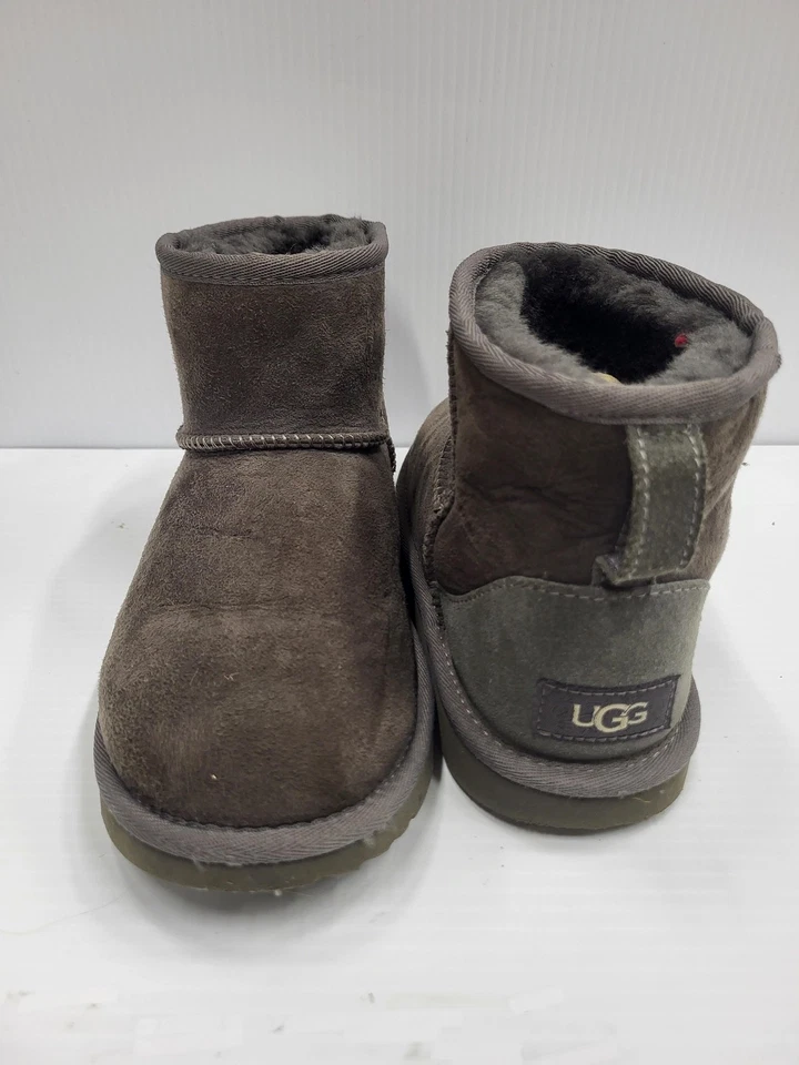 UGG Classic Ultra Mini Boots Womens Size 9 Suede Shearling Slip On Cozy Shoes - Image 4 of 4