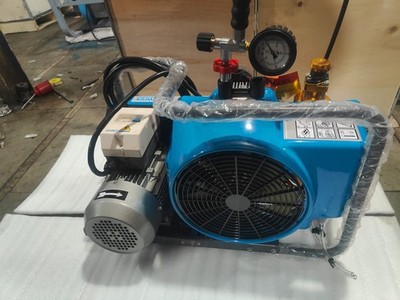 BAUER JUNIOR II-E BREATHING AIR COMPRESSOR