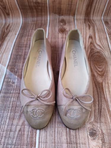 CHANEL Cambon Beige  Leather  Fabric Cap toe Bow Ballerina Flat EU 37  US  7