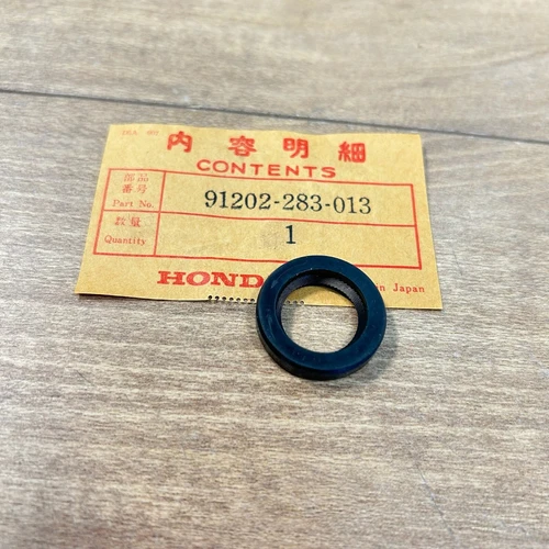New Honda OEM NOS OIL SEAL / 91202-283-013 / CB450 CL450 CB500T CX500 CX650