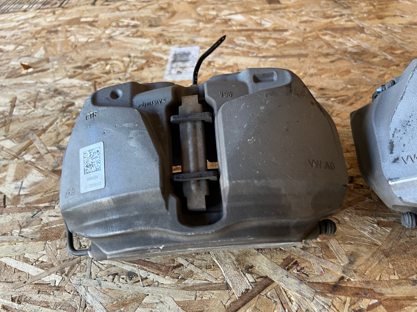FRONT BRAKE CALIPER CALIPERS SET ASSEMBLY OEM 44K!! 1720 AUDI A4 A5 B9