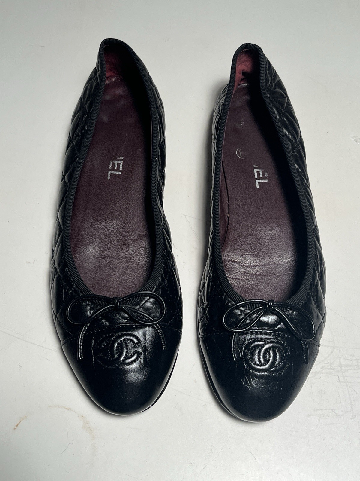 Chanel Cushioned Leather Ballet Flats Size 39 Authentic