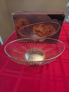 International Silver Company Oblong/Oval Wire Basket #9911822-12" X 7.25" w Box