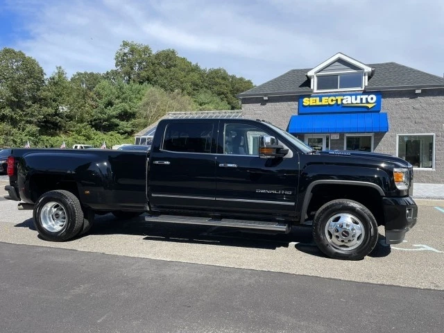 2017 GMC Sierra 3500 Denali Dually Diesel - Image 3 of 4