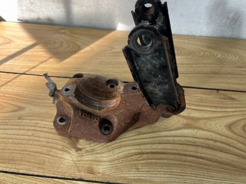 Drive shaft support bearing and bracket