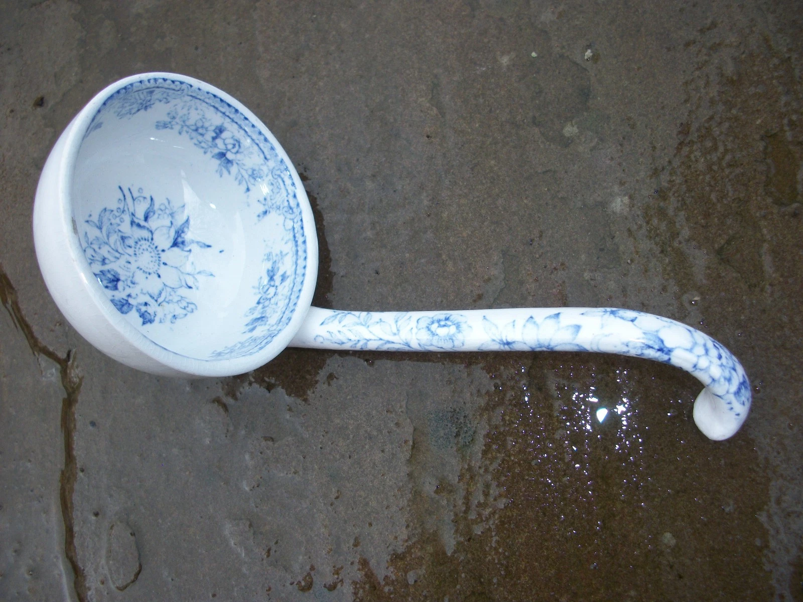 Antique Asiatic Pheasant Sauce Ladle Blue and White
Opens in a new window or tab