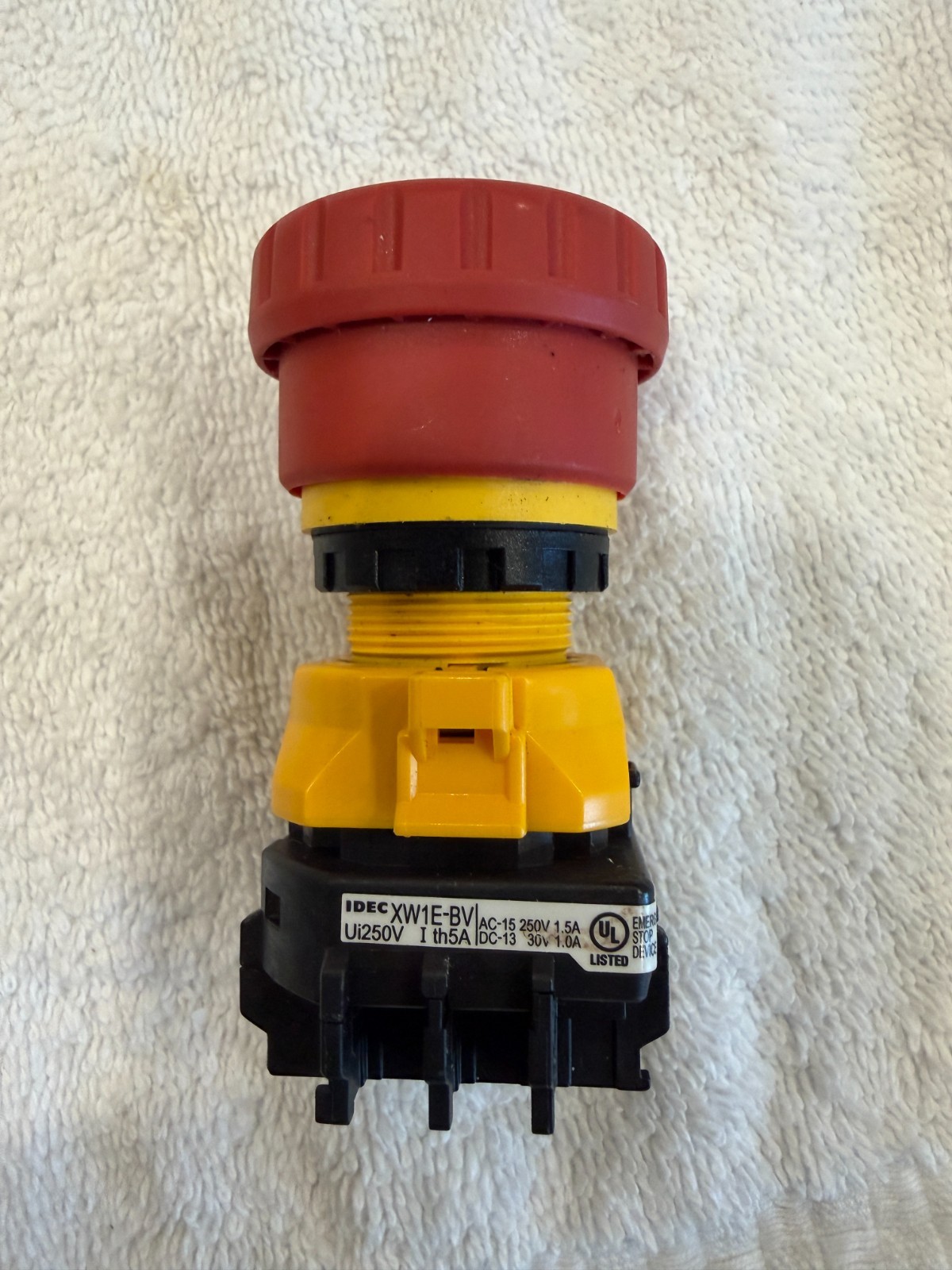 1pc Idec XW1E-BV411M-R Emergency Stop Switch, Dpst-1No, Spst-Nc, Pushlock R