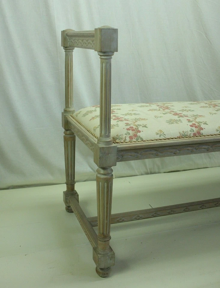 Banco de ventana/pasillo de roble francés blanco en escabeche del siglo XIX Foto 4 de 4