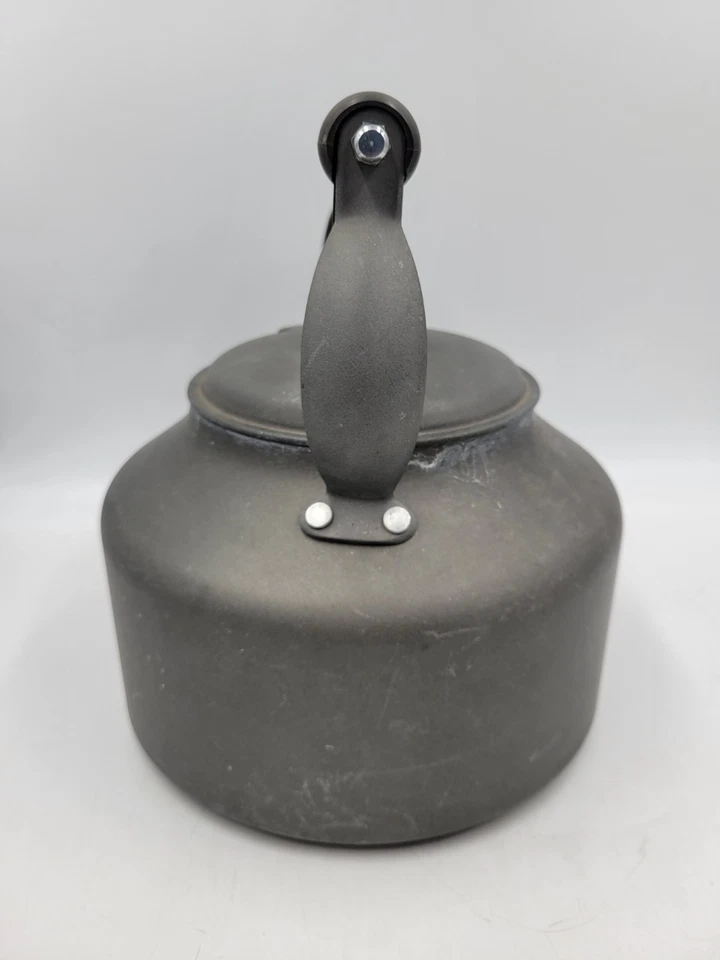 Tetera anodizada Calphalon de colección 2 cuartos gris oscuro hecha en EE. UU. en Irlanda LEER Foto 2 de 4