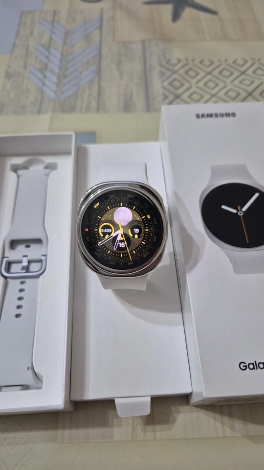 Samsung Galaxy Watch 8 L325 40mm LTE Silver Italia - Immagine 4 di 4