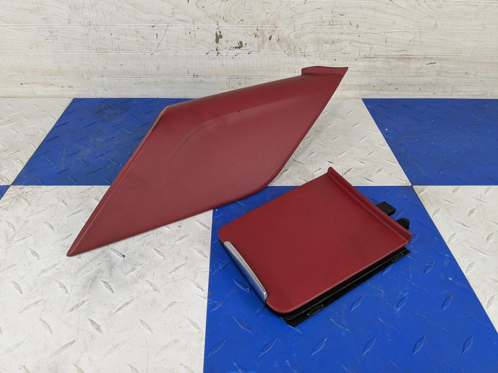 2017-2023 Audi R8 OEM Center Console Trim Panel Red Leather 4S1863041J BLEMISHES