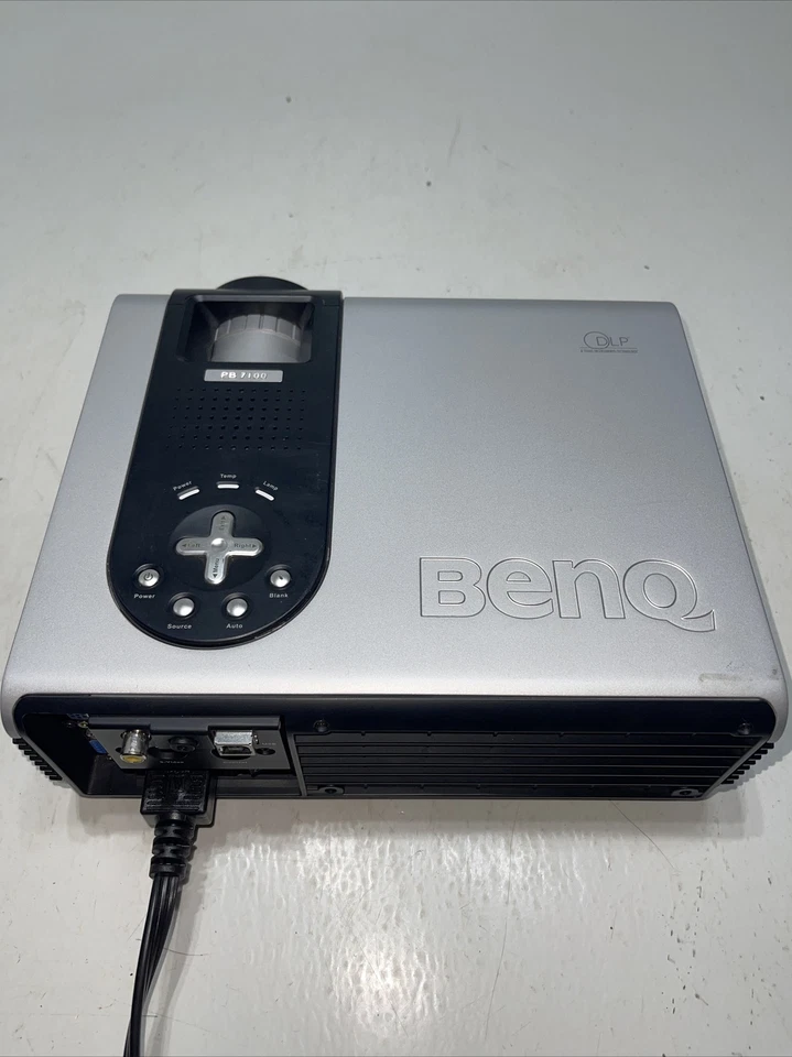 Benq PB7100 DLP Projector Read Description - Image 4 of 4