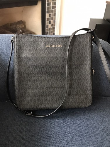 michael kors handbag - Picture 2 of 6