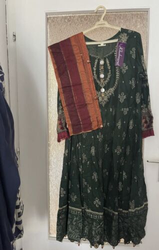 Pakistanische/ Indische Kleidung (Shalwar Kameez) - Bild 1 von 1
