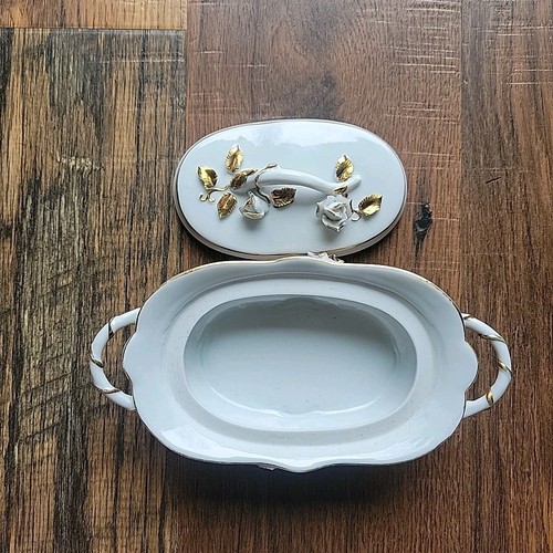 Vintage LEFTON White Porcelain Gold Trim Lidded Trinket Box And Two Dishes - Picture 7 of 13