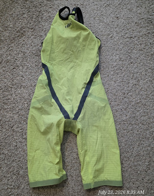Arena Carbon Kneeskin Neon Green/Yellow Size 26, with Minor Flaw