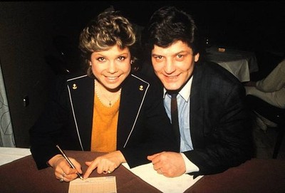 Marianne & Michael Hartl with lottery ticket 1980s TV Old Photo