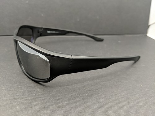 Gafas de sol negras Foster Grant Solar Accent Drivers NS0115 Fast Lane VL FDG - Imagen 2 de 5