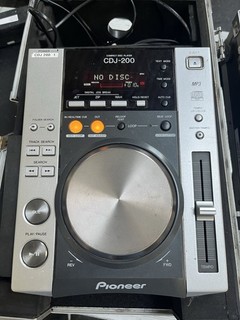 Pioneer CDJ 200 mit Transportkoffer