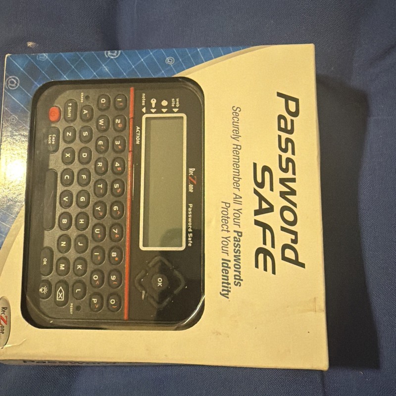 Password Keeper Safe Vault Password Organizer RecZone Model 595 NEW