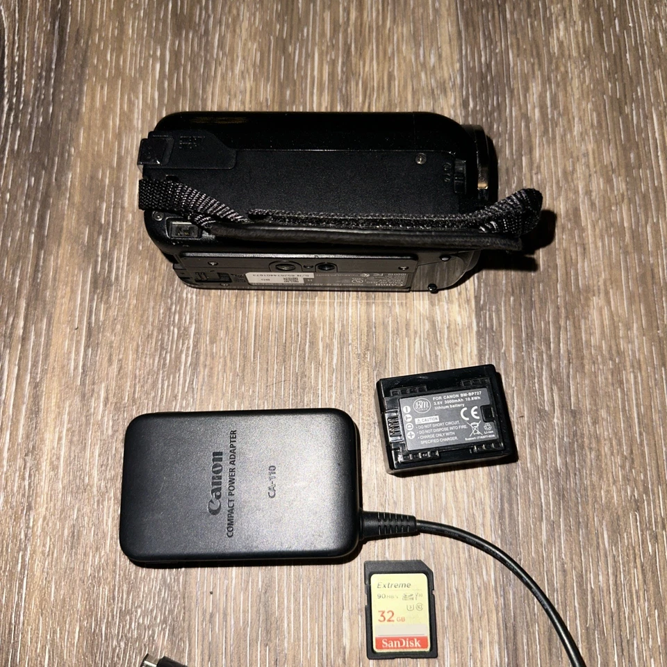 Canon VIXIA HF R40 HD 53x Image Stabilized Optical Zoom Camcorder Bundle - Image 4 of 4