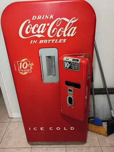Vendo Coca-Cola Vintage Soda Vending Machine Red 10¢ Collectible