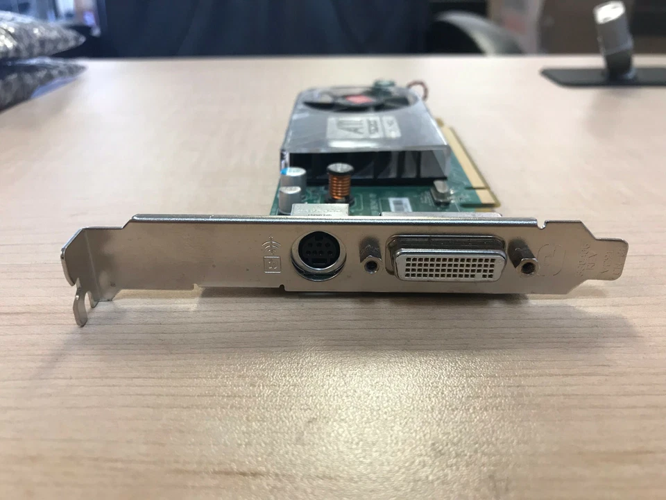 ATI/AMD RADEON HD3450 B629 Video Card - Image 2 of 3