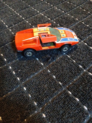 Véhicules miniatures Hot Wheels en plastique