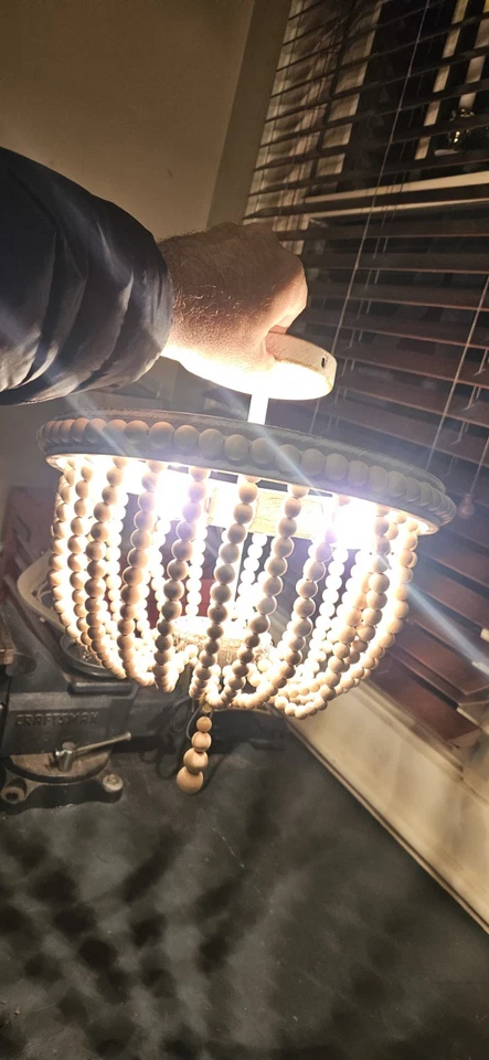 Pequeñas cuentas de madera Chandalier luz colgante 3 bombillas Foto 2 de 4