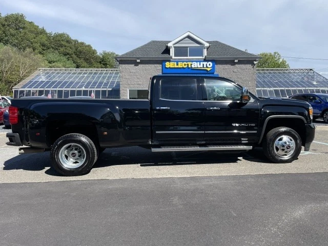 2017 GMC Sierra 3500 Denali Dually Diesel - Image 4 of 4