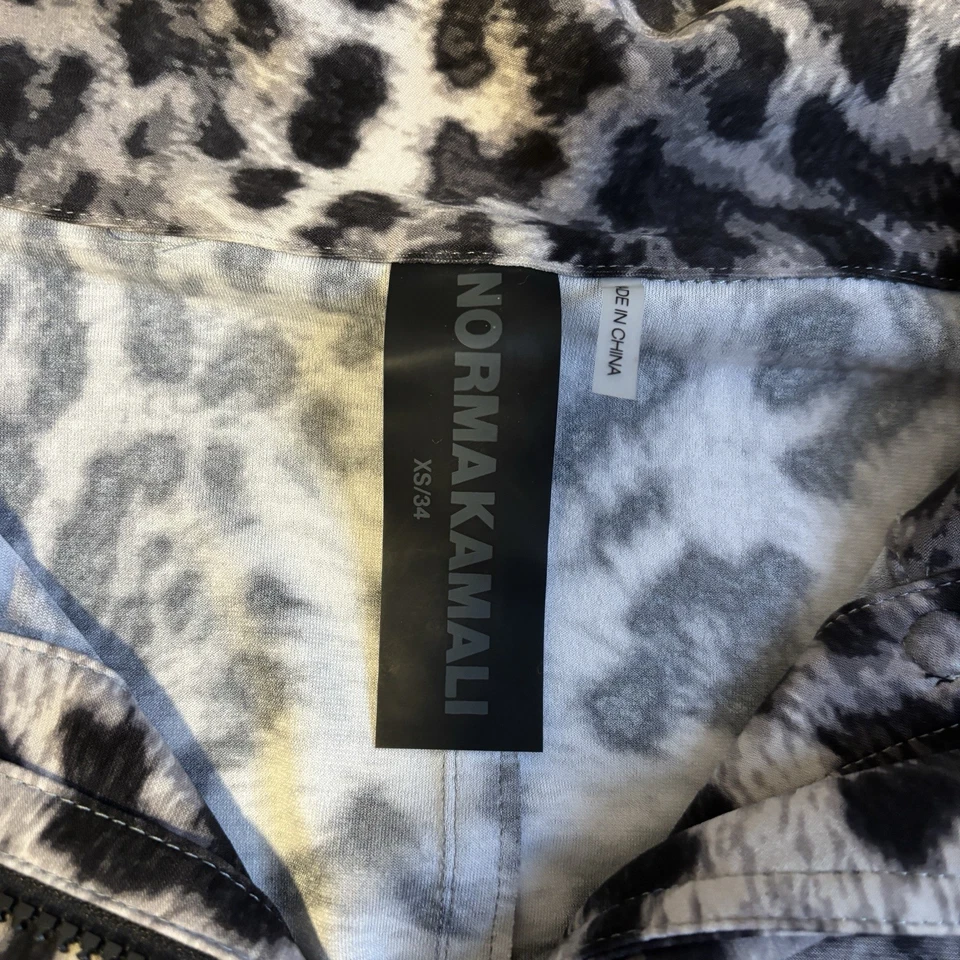 Chaqueta Bomber Norma Kamali Gris Estampado Leopardo - Cremallera Frontal - Talla XS Foto 3 de 4