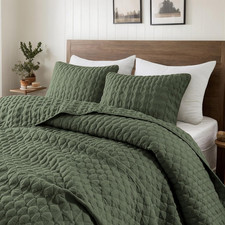 Olive Green Oversized California Cal King Size Quilt Bedding Set with 2 Pillow S