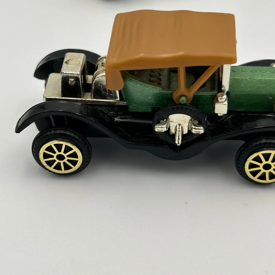 Readers Digest Plastic Diecast Cars 301, 212, 305, 304 VTG 1980s Smoke Free Home - Image 3 of 4